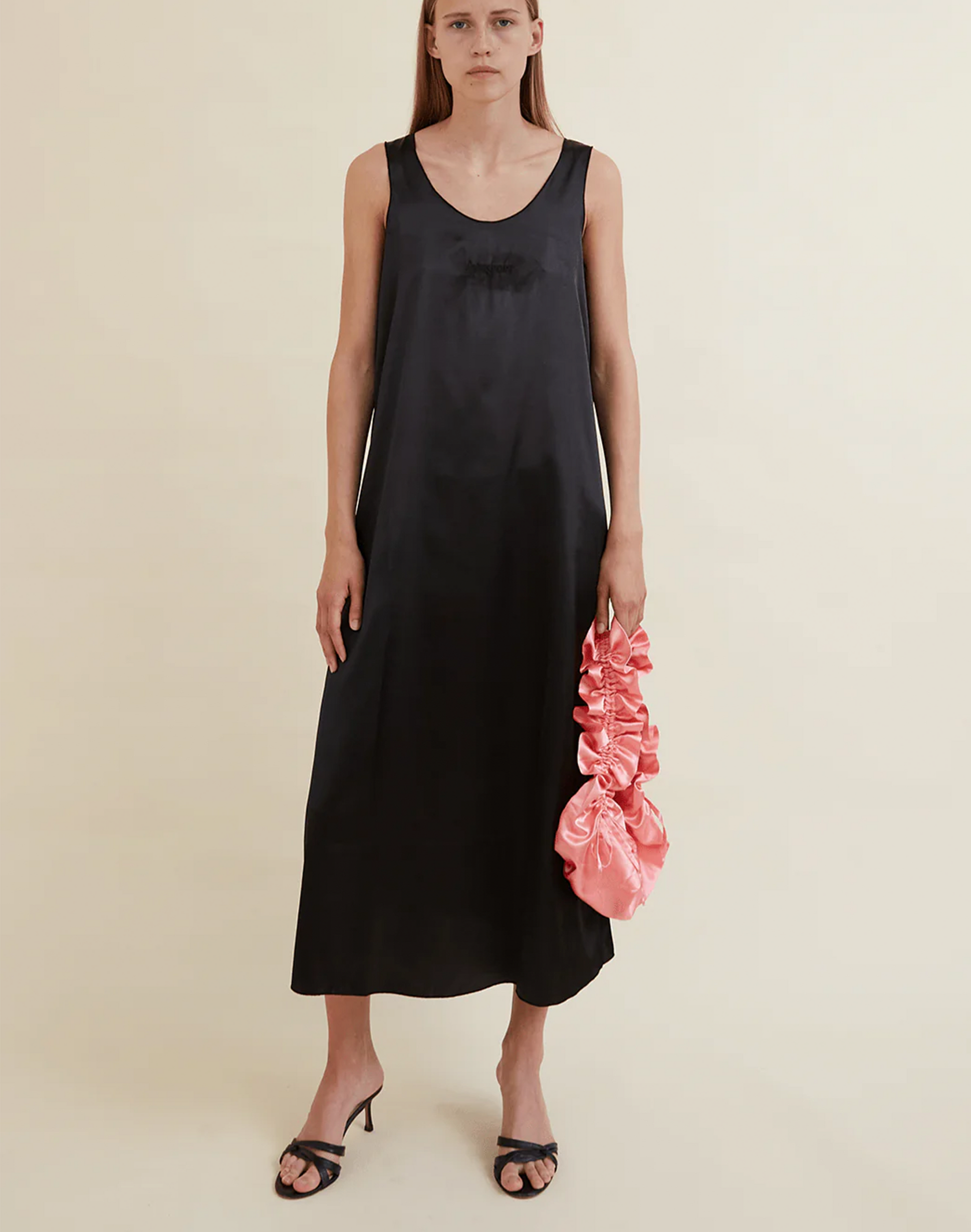 OperaSport Isabelle Kleid in Schwarz, Ansicht Frontal