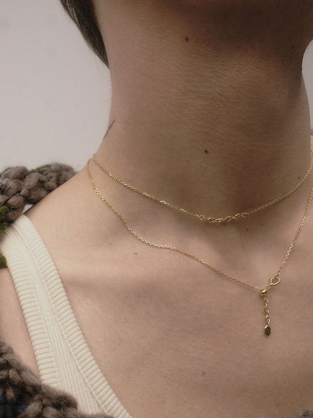 Maria Black Caria Halskette in gold, Tragebild