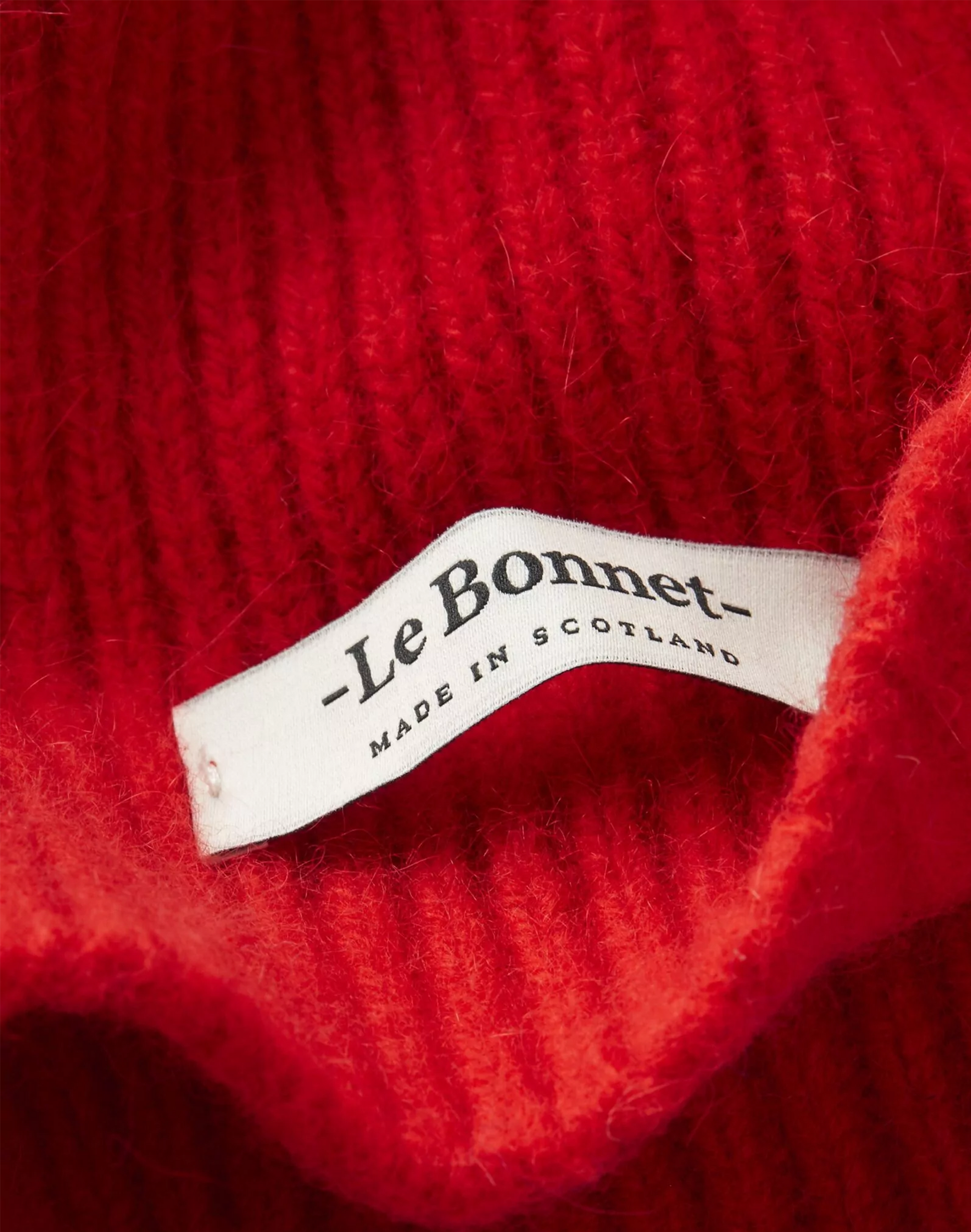 Le Bonnet Beanie in Crimson, Ansicht Detail