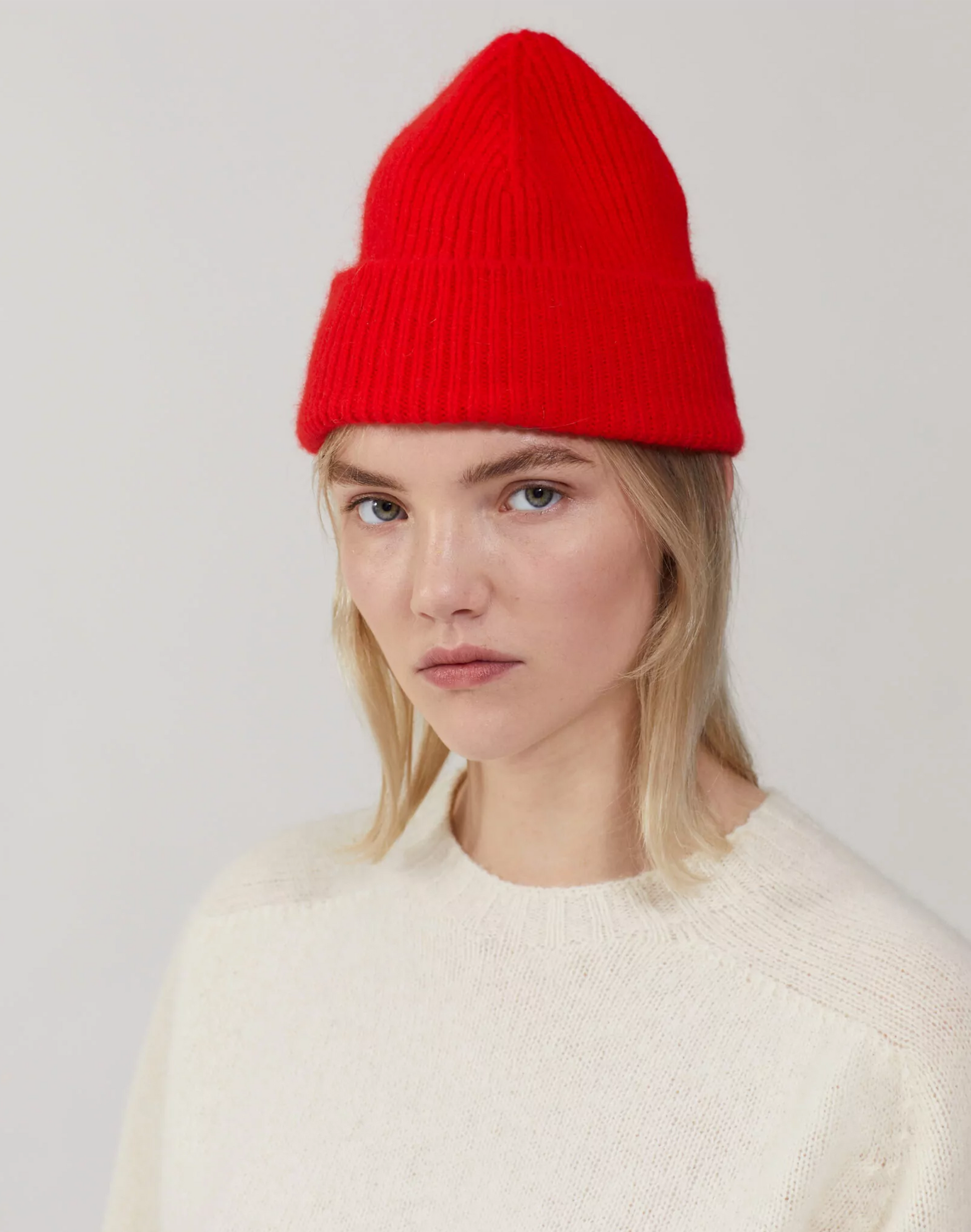 Le Bonnet Beanie in Crimson, Tragebild