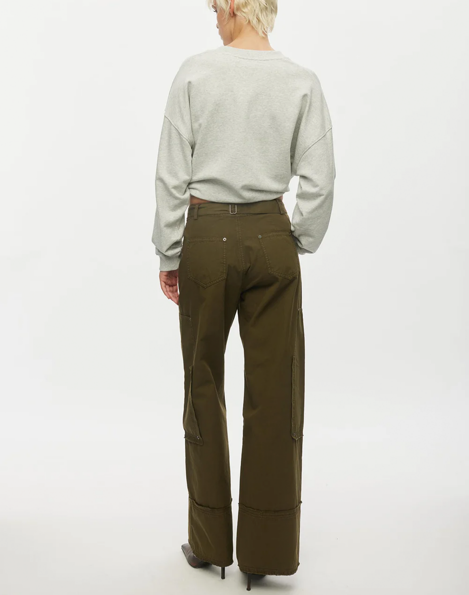 Oval Square Pete Hose in Olive, Tragebild Hinten