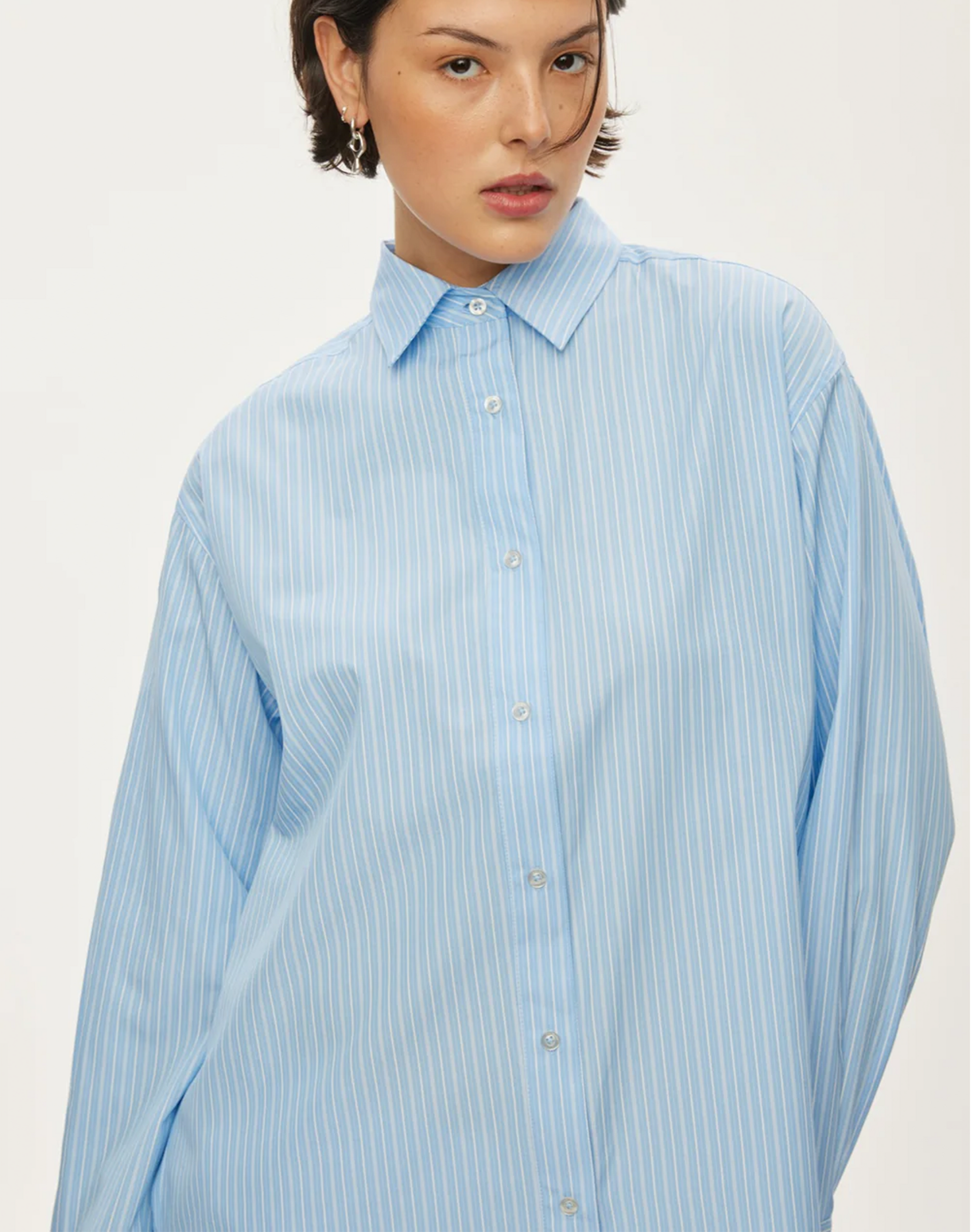 Oval Square Tata Bluse in Blau, Ansicht Frontal
